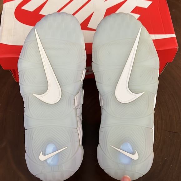 W Nike Air More Uptempo (limited edition) collectors - Picture 11 of 15